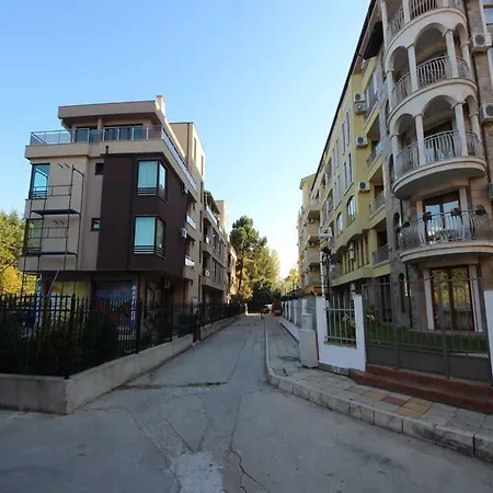 Menada Avalon